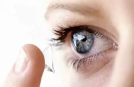 如何快速带隐形眼镜,如何快速戴隐形眼镜
