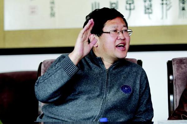 带着诸多疑问,记者专程采访了长春市十一高中校长杨天笑