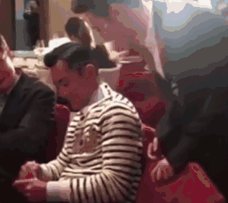 教主一定没想到,他求到的签名是一个旋风土豆啊哈哈哈哈