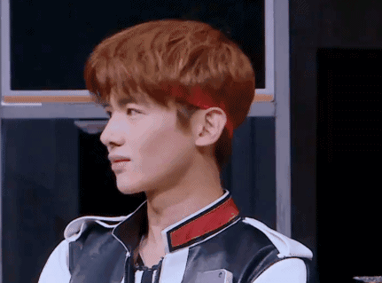 关晓彤笑起来倾国倾城而白敬亭哭却的撕心裂肺