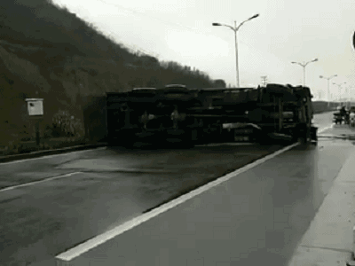 今天定海一辆大货车