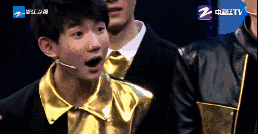 (这个组合也算是少女心的标配了) 最近王源成为王牌队长 每次看见宝宝