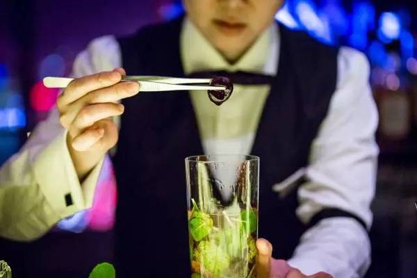 周五不喝酒,人生路白走——京沪两地城中酒吧推荐