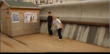 2.姑娘你这跑酷动作让我猝不及防