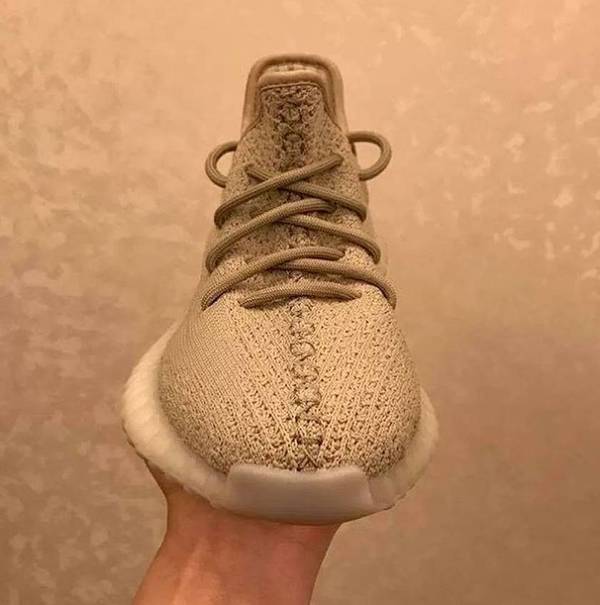 土黄色的 yeezy boost 350 v2 你会要吗