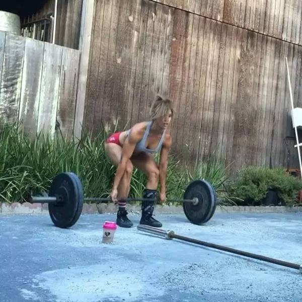 在家怎么练硬拉 a7lr915566024772619.jpeg