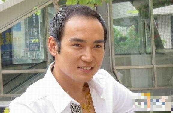 岁月无情啊,当年的"第一古装美男"《小李飞刀》焦恩俊都50岁了!