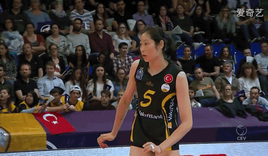 朱婷气质完爆韩国一姐,死亡重扣7连胜,一表情堪比王之