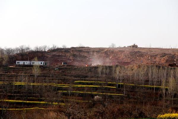 方山镇(有资源铝石)地处禹州市西部山区,距禹州市区30公里,东邻顺店镇