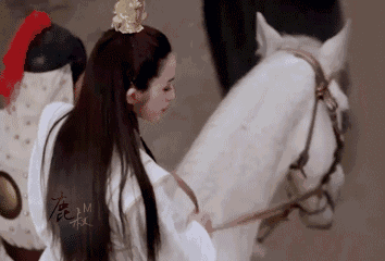 为什么张雨绮20岁能演御姐,俞飞鸿越大越有魅力?