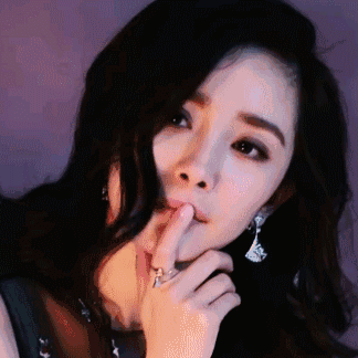 直接以杨幂色为名,雅诗兰黛应该开心死了吧~ →恭喜杨幂代言雅诗兰黛!