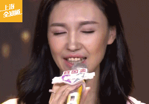 昨晚,这个双目失明的美女妈妈把很多上海观众看哭了!