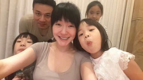 【娱乐】小s的性感表情长什么样?许老三做出了神模仿