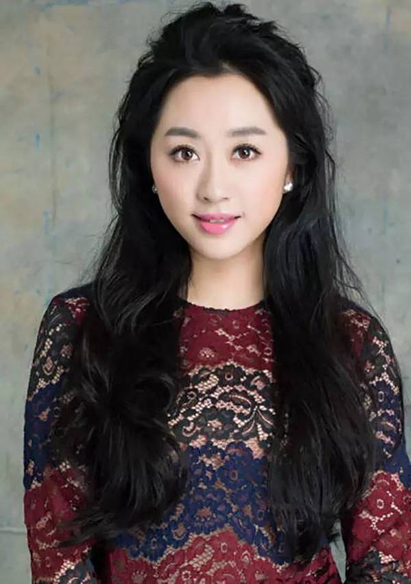 演唱:方雨儿 伴舞:广东歌舞剧院 11,歌曲:《青春小鸟》 演唱:金婷婷