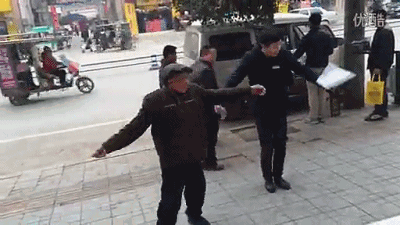 每天推送你喜欢的网络各种笑话,热点吐槽,搞笑段子,gif搞笑动图美女.