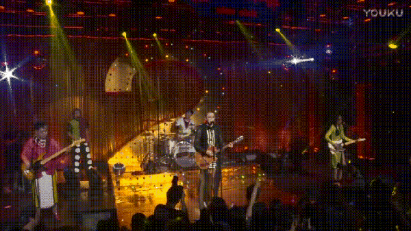 中国第一摇滚女灯光师的摇滚现场的灯光艺术