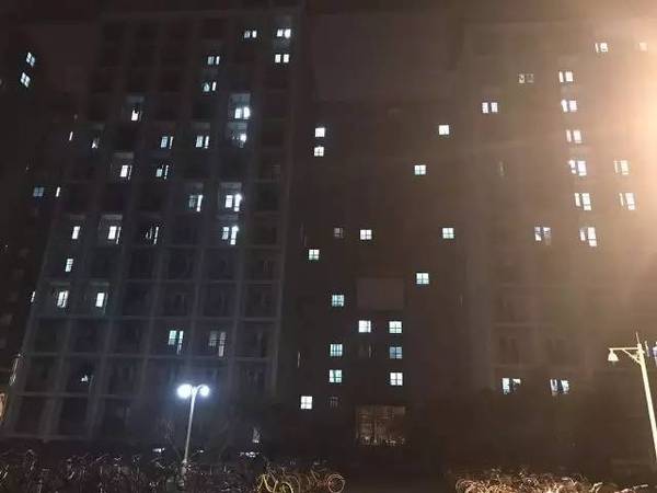 你昨晚几点睡的?| 揭秘凌晨十二点的南开园