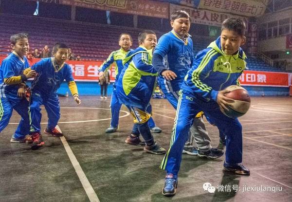 如何进篮球俱乐部 a03d7h3483672384296.jpeg