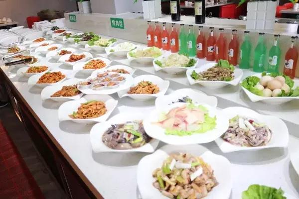 自助餐厅菜品数量 a77qgv5295724067619.jpg