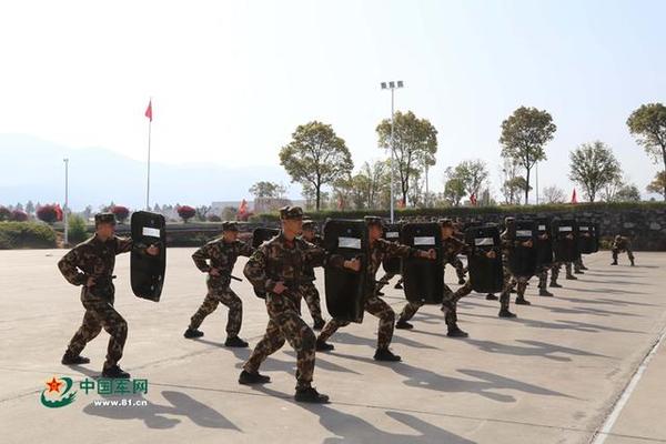 武警水电二总队军事大比武,无人机进行监考