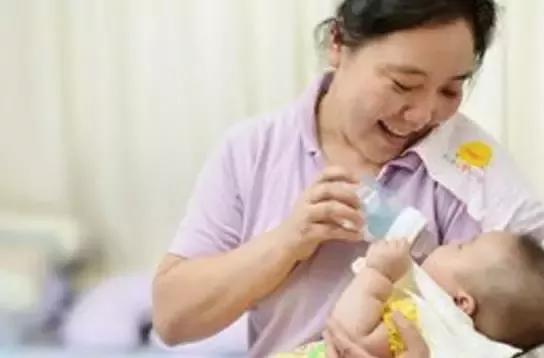 新生儿月子护理教学 a78y8w09677073837405.jpg