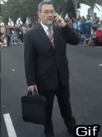 搞笑gif囧图丨盯着美女看10分钟 最后亮瞎了