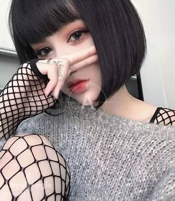 快手黑暗萝莉整容前后