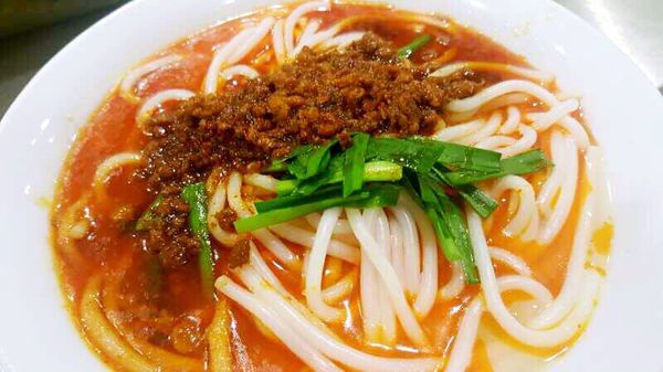 什锦凉米线,小锅汆肉米线,焖肉米线,杂酱米线,羊血米线,耙肉饵丝,传统