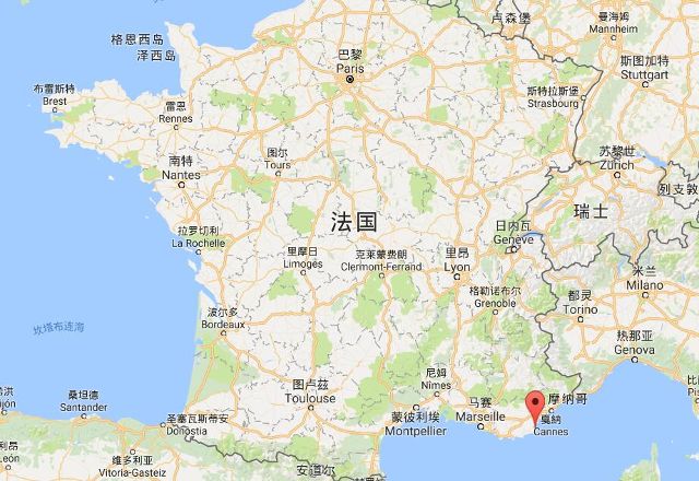 位于法国南部地中海滨的蓝色海岸是法国著名度假胜地