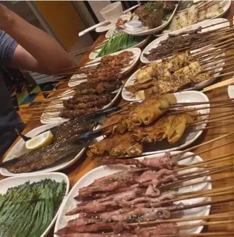 华强北九方购物中心北区2层l270号商铺 人均:113元 木屋烧烤 深夜放毒