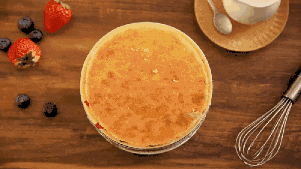 你闻,这草莓,奶油,和蛋糕的香气-美食频道-手机搜狐