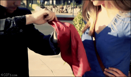 发个朋友圈,神回复都串成一篇小说了-笑话