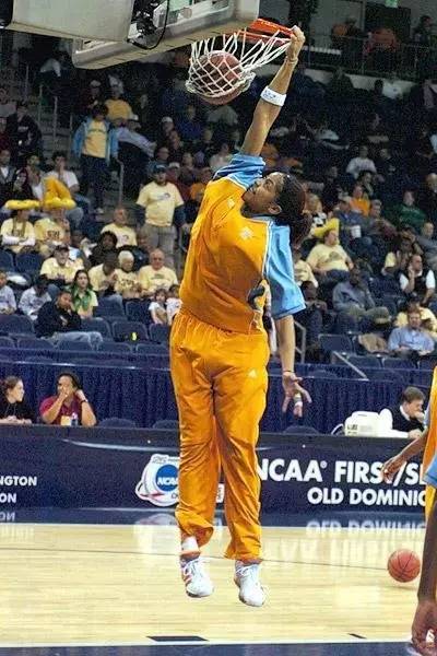 伦到底是一夜几次郎?,贾巴尔对张伯伦的评价,