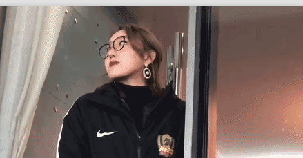 中超揭幕战,贵州智诚美女老板成焦点