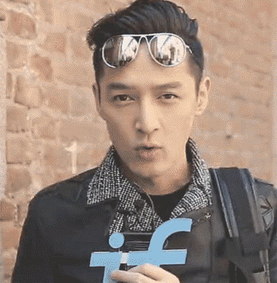 搞笑gif:姐姐不要怕,这只是个玩具!