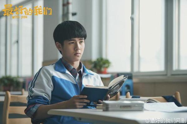 刘昊然对中戏校服有执念 回应却被网友调侃