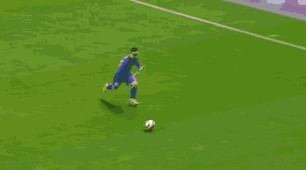 r-马丁内斯疑似大腿拉伤被担架抬下场,吉翔替换下场.