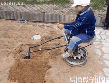 今日爆笑gif:蜀黍你这样我不知道怎么开车