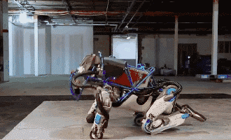 揭秘波士顿机器人家族如何征服全世界,但说它要统治人类?还早着呢!