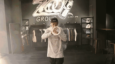 杭州潮人,把吐烟圈玩成了艺术!别点开,会上瘾!