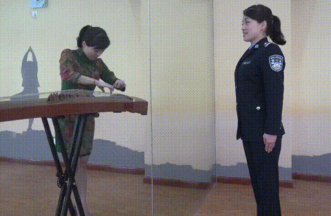 走笔龙蛇 一支笔杆书写巾帼风采 鼓楼公安分局治安大队 秦韵 古筝 挥