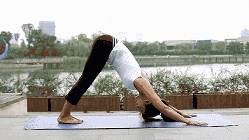 身材好过林志玲?看看人家是怎么练瑜伽的!