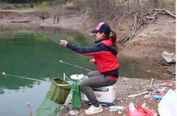 钓鱼人:快来看看这些爱钓鱼的漂亮妹子!