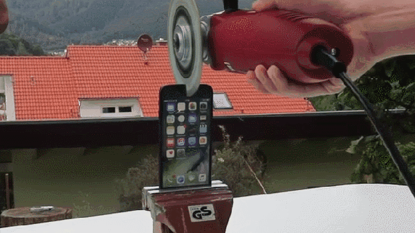 搞笑gif:姑娘回头的那一刻,我真的恋爱了