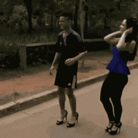 爆笑gif图:不好意思啊,太舒服了没忍住!