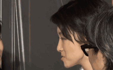 金像奖赵薇撞衫章子怡,窦靖童跟周冬雨关系不一般