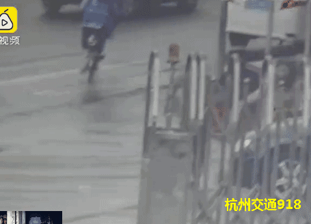 笨贼抢完手机,一头冲进派出所!10秒被抓