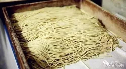 陕西面食大刀面 名字和华山一样有气魄有200年历史