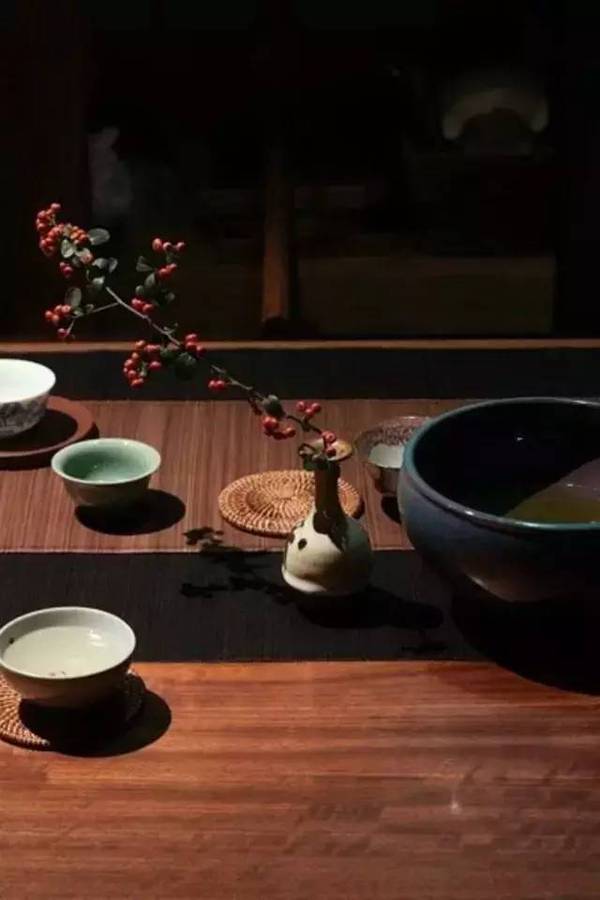 茶是一个人的狂欢,酒是一群人的孤单!(精辟)
