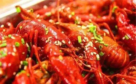 大虾守球门猜成语_球门和守球员的图片